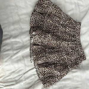 Shein skirt, never worn, good material, selling for $10